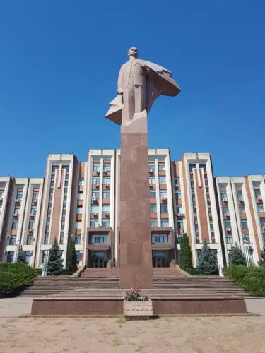 Soviet statues in Transnistria - Day trip from Moldova