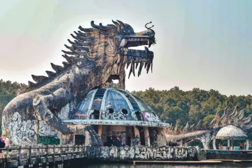 How to visit the abandoned water park hue in Vietnam