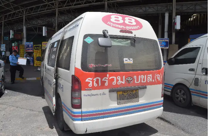 Bus number 88 to the Dragon Temple, Bangkok